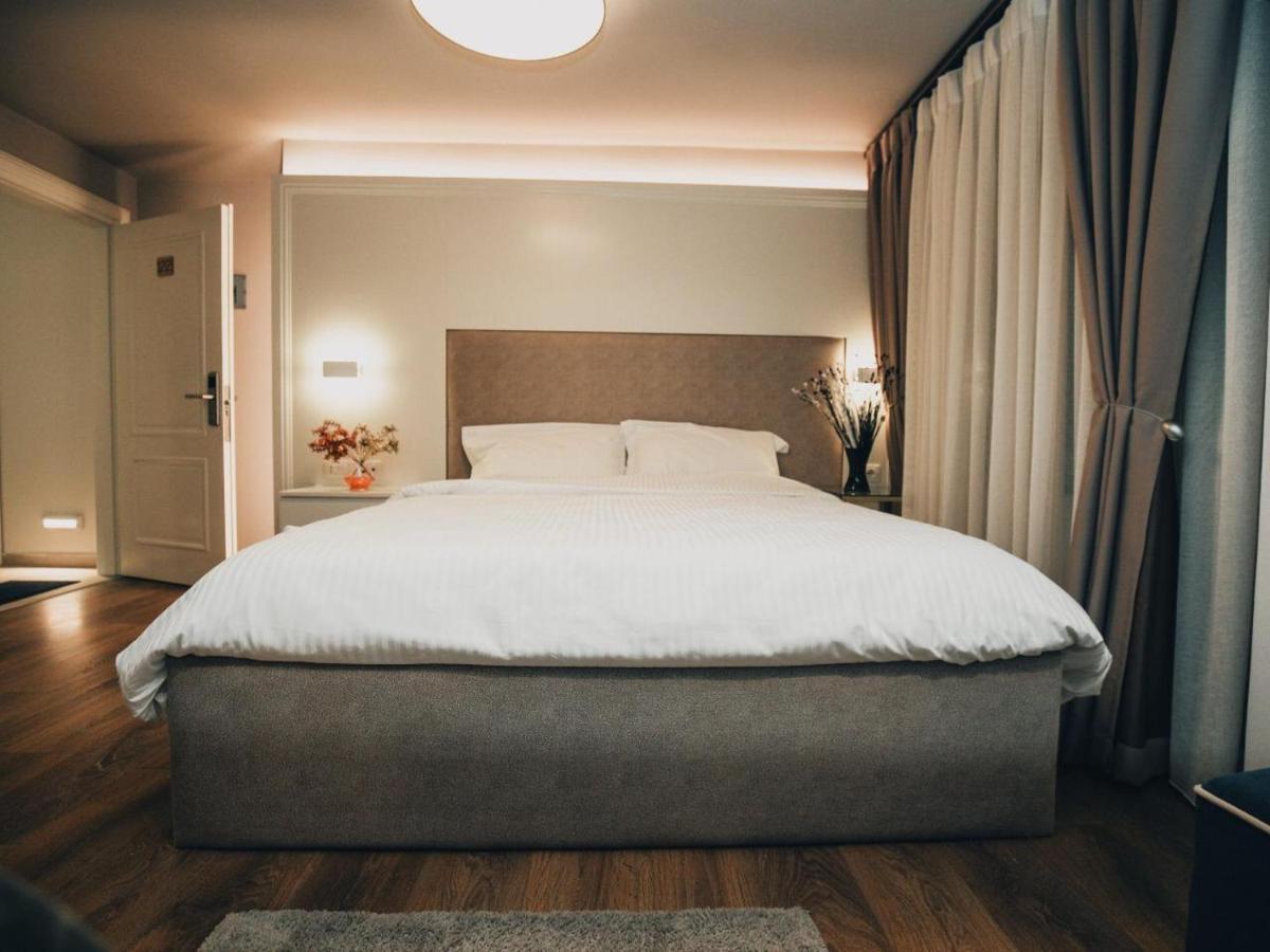 Hotel Romeo Korce Ngoại thất bức ảnh