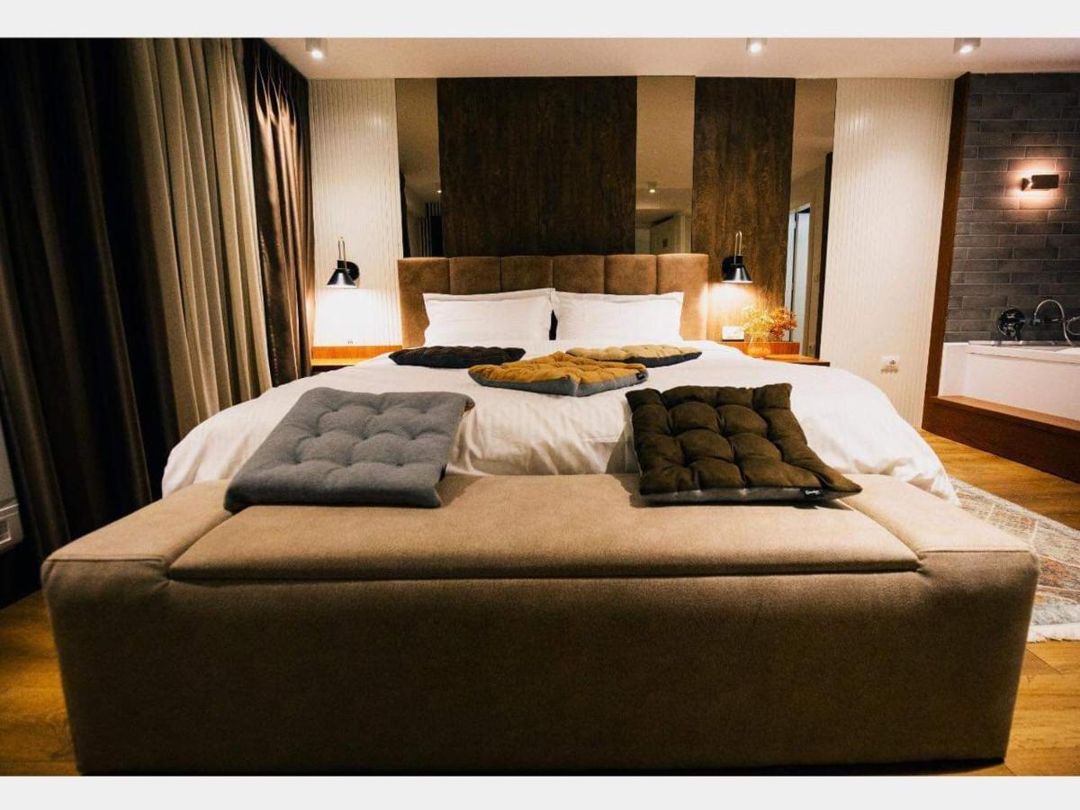 Hotel Romeo Korce Ngoại thất bức ảnh