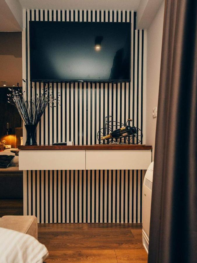 Hotel Romeo Korce Ngoại thất bức ảnh
