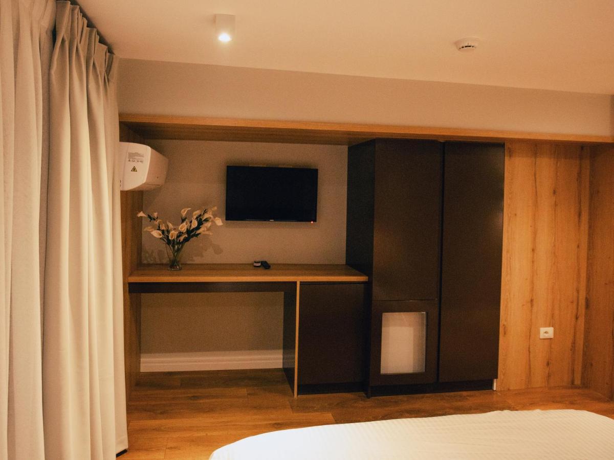 Hotel Romeo Korce Ngoại thất bức ảnh