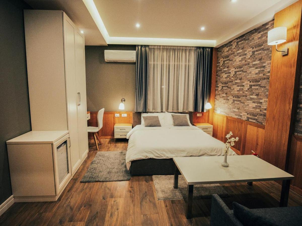 Hotel Romeo Korce Ngoại thất bức ảnh
