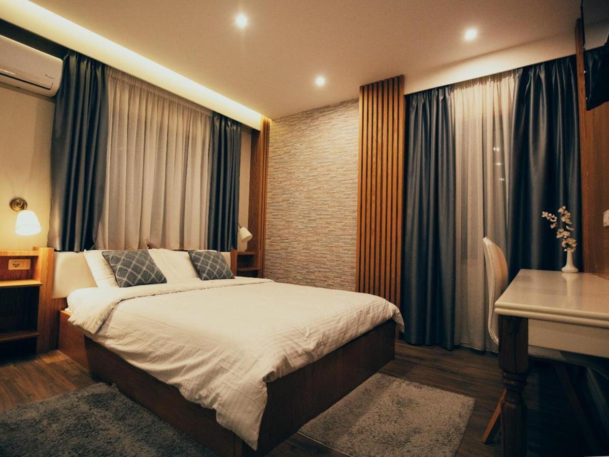 Hotel Romeo Korce Ngoại thất bức ảnh