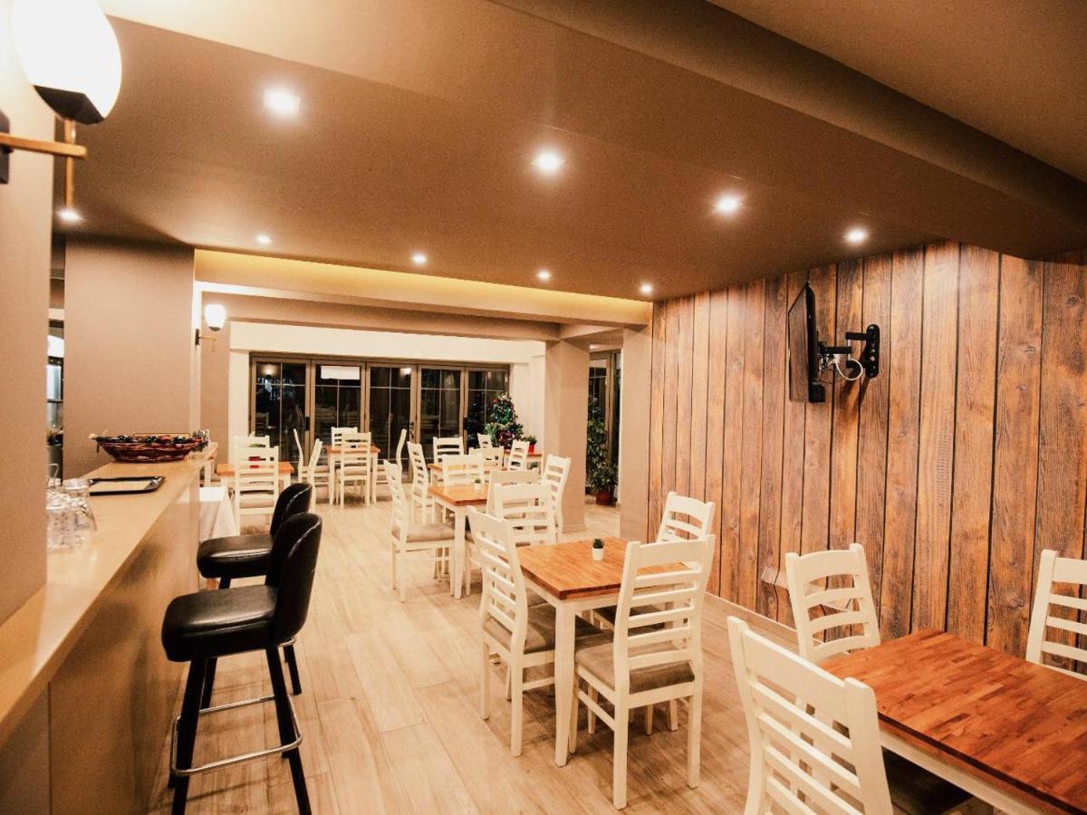 Hotel Romeo Korce Ngoại thất bức ảnh