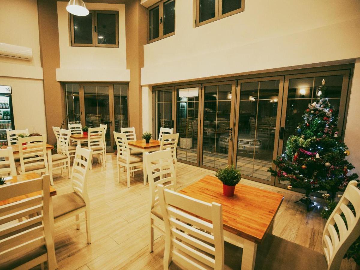 Hotel Romeo Korce Ngoại thất bức ảnh