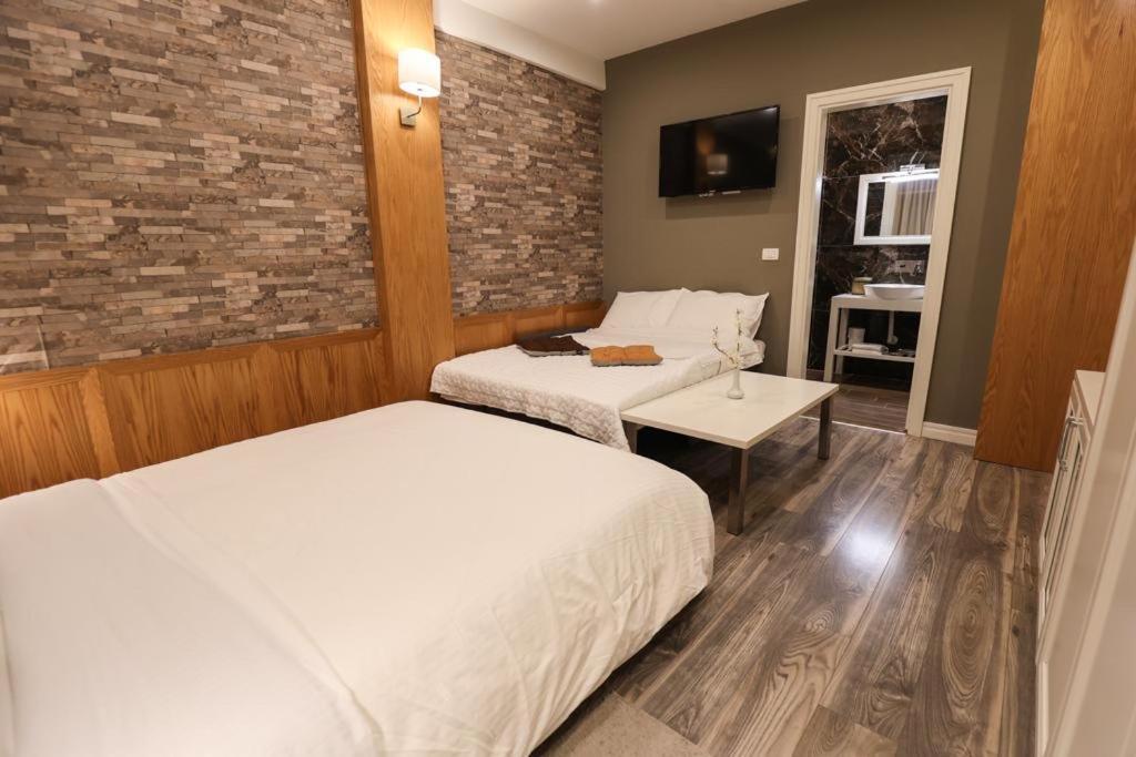 Hotel Romeo Korce Ngoại thất bức ảnh