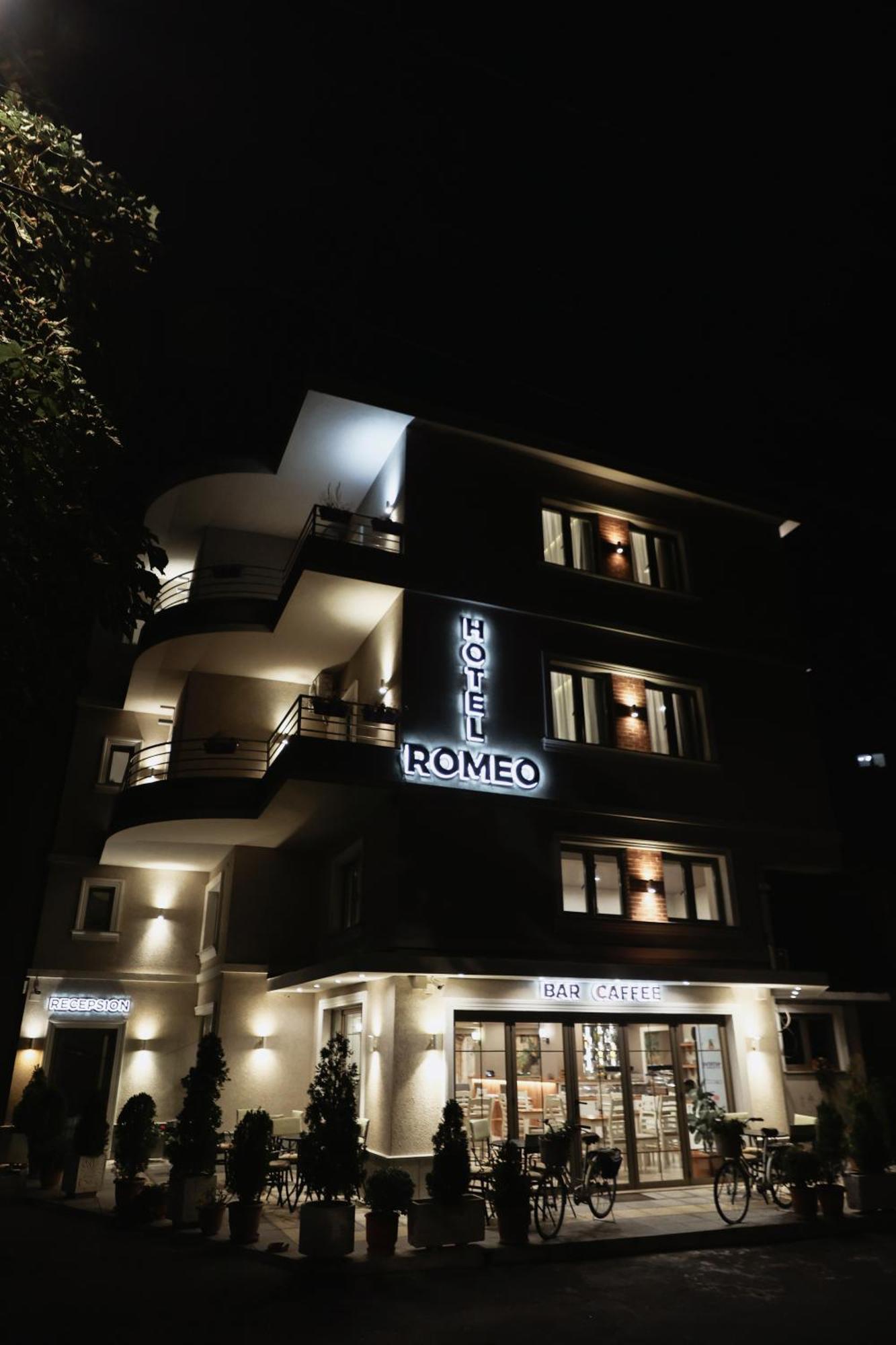 Hotel Romeo Korce Ngoại thất bức ảnh