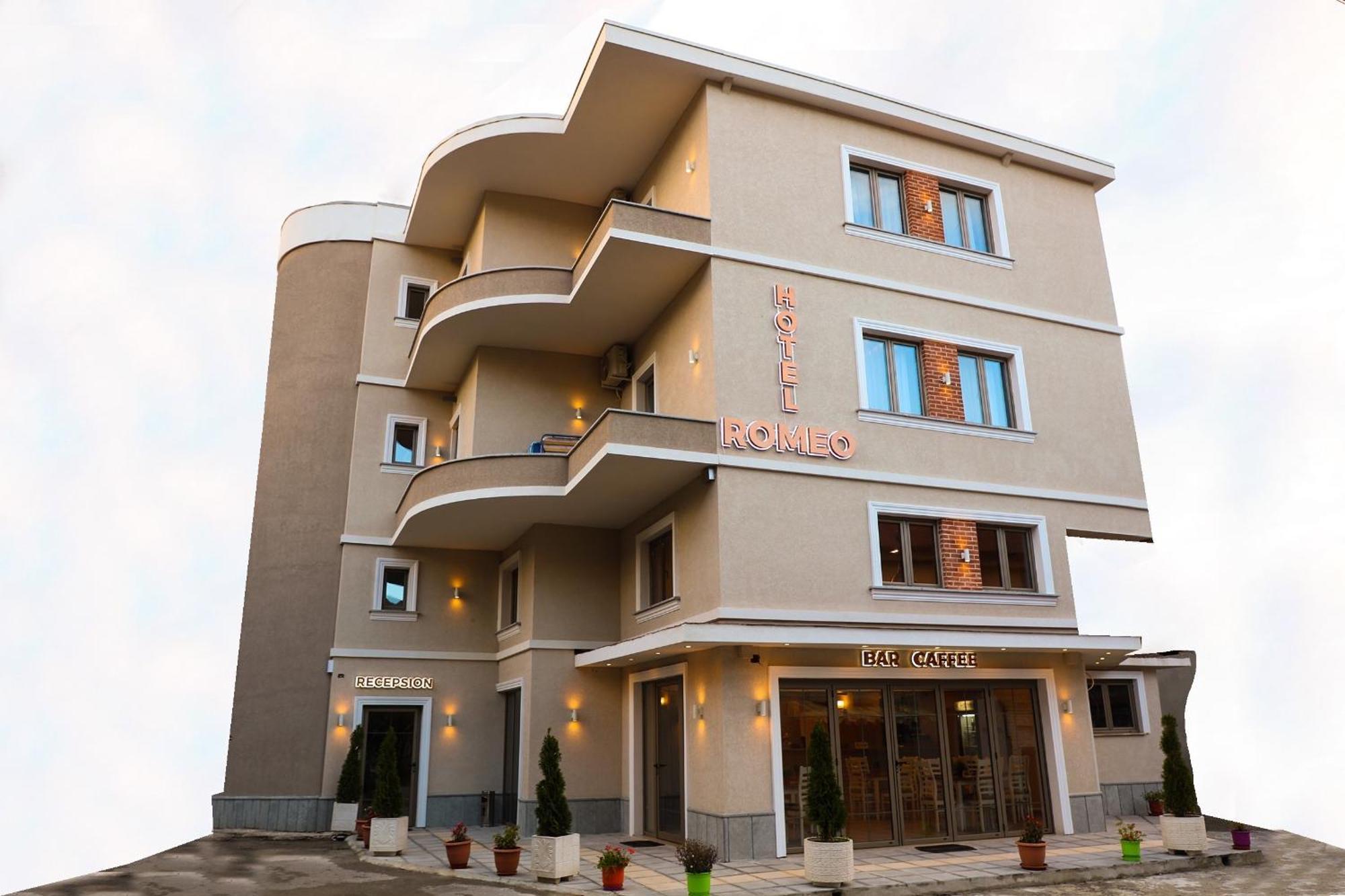 Hotel Romeo Korce Ngoại thất bức ảnh
