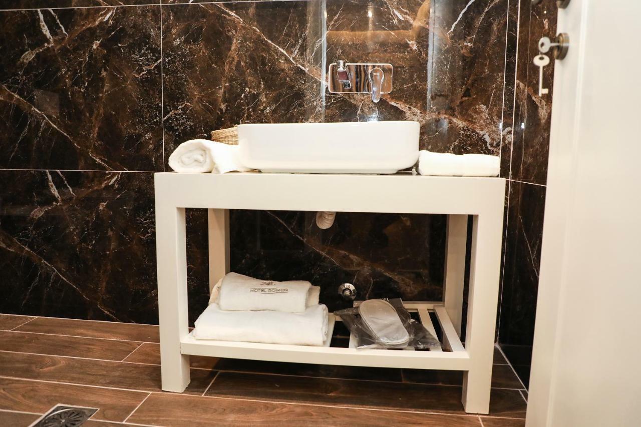 Hotel Romeo Korce Ngoại thất bức ảnh