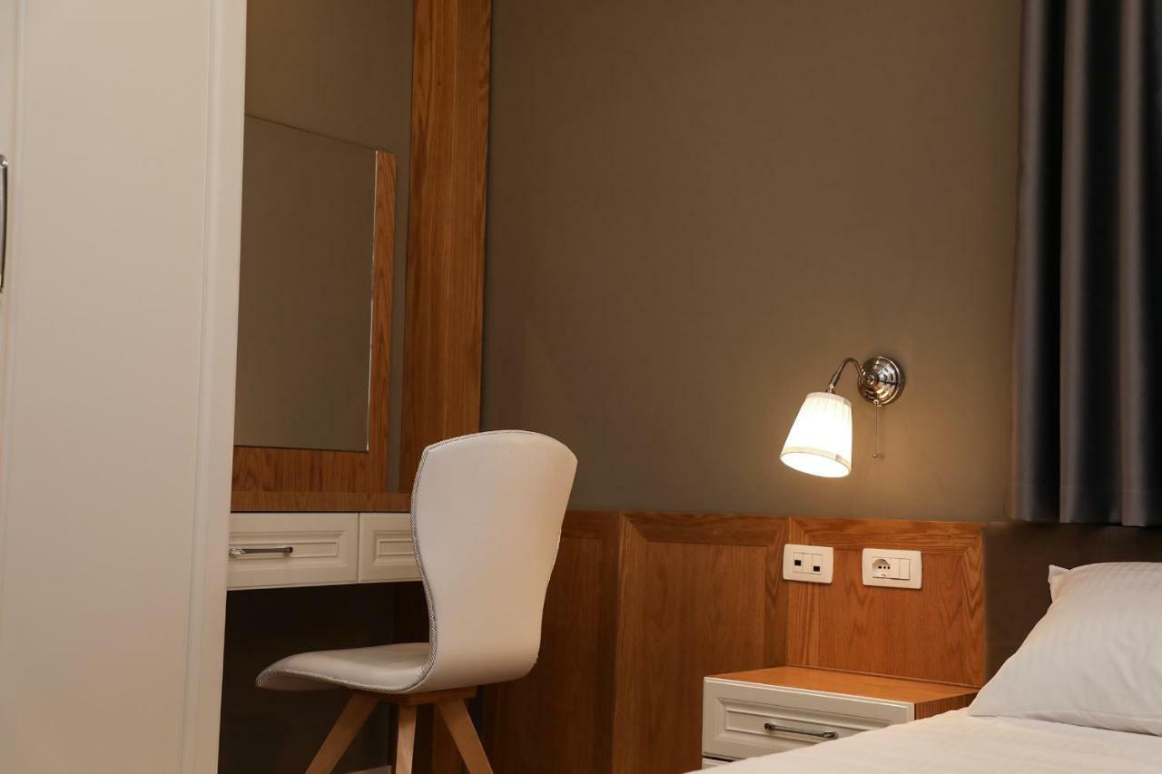 Hotel Romeo Korce Ngoại thất bức ảnh